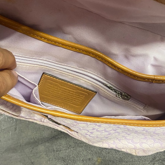 COACH PURSE - Picture 4 of 15
